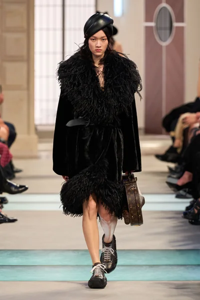 Look 12